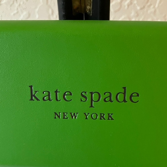 Kate Spade: Black Kimberlyn Cat Eye Sunglasses- Case & Cleaning Cloth